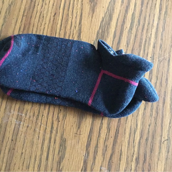 Assortment of new Bombas Women’s socks - Picture 9 of 16